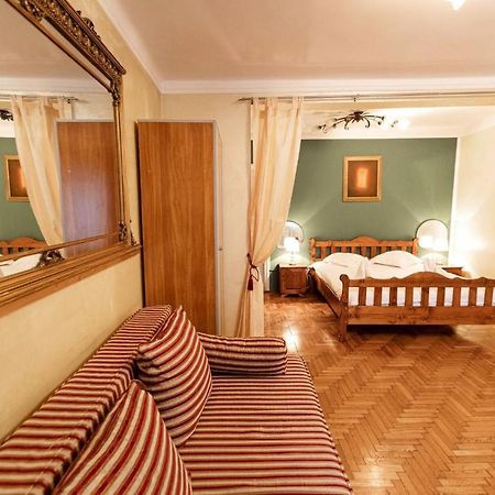 Dream House Brasov Hotel Ngoại thất bức ảnh