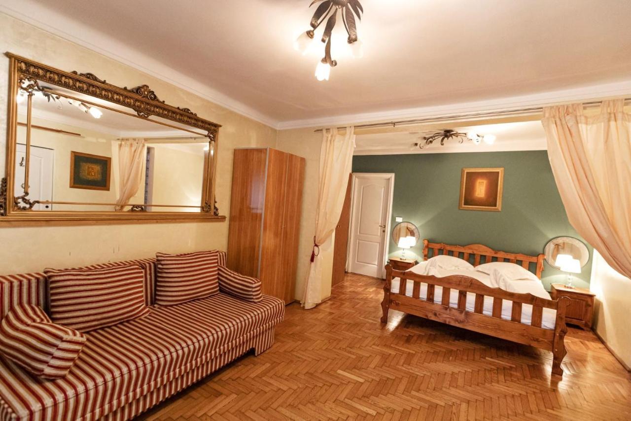 Dream House Brasov Hotel Ngoại thất bức ảnh