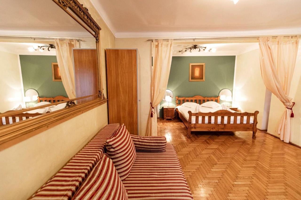 Dream House Brasov Hotel Ngoại thất bức ảnh
