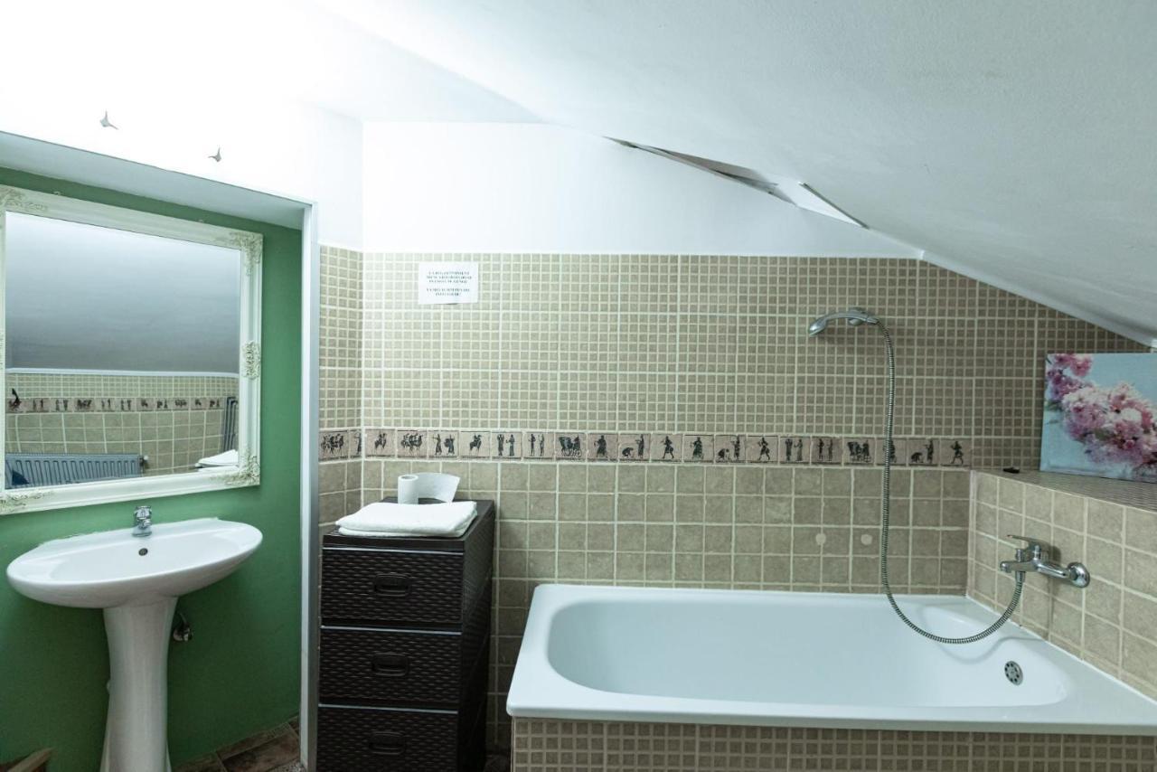 Dream House Brasov Hotel Ngoại thất bức ảnh