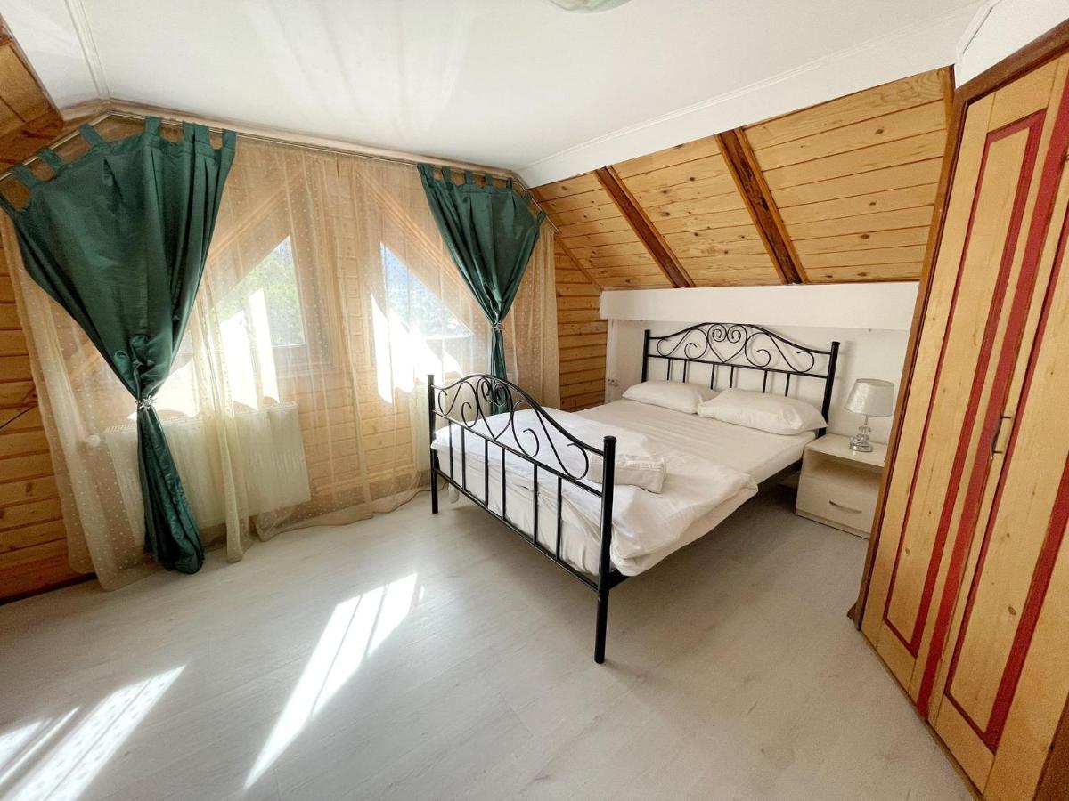 Dream House Brasov Hotel Ngoại thất bức ảnh
