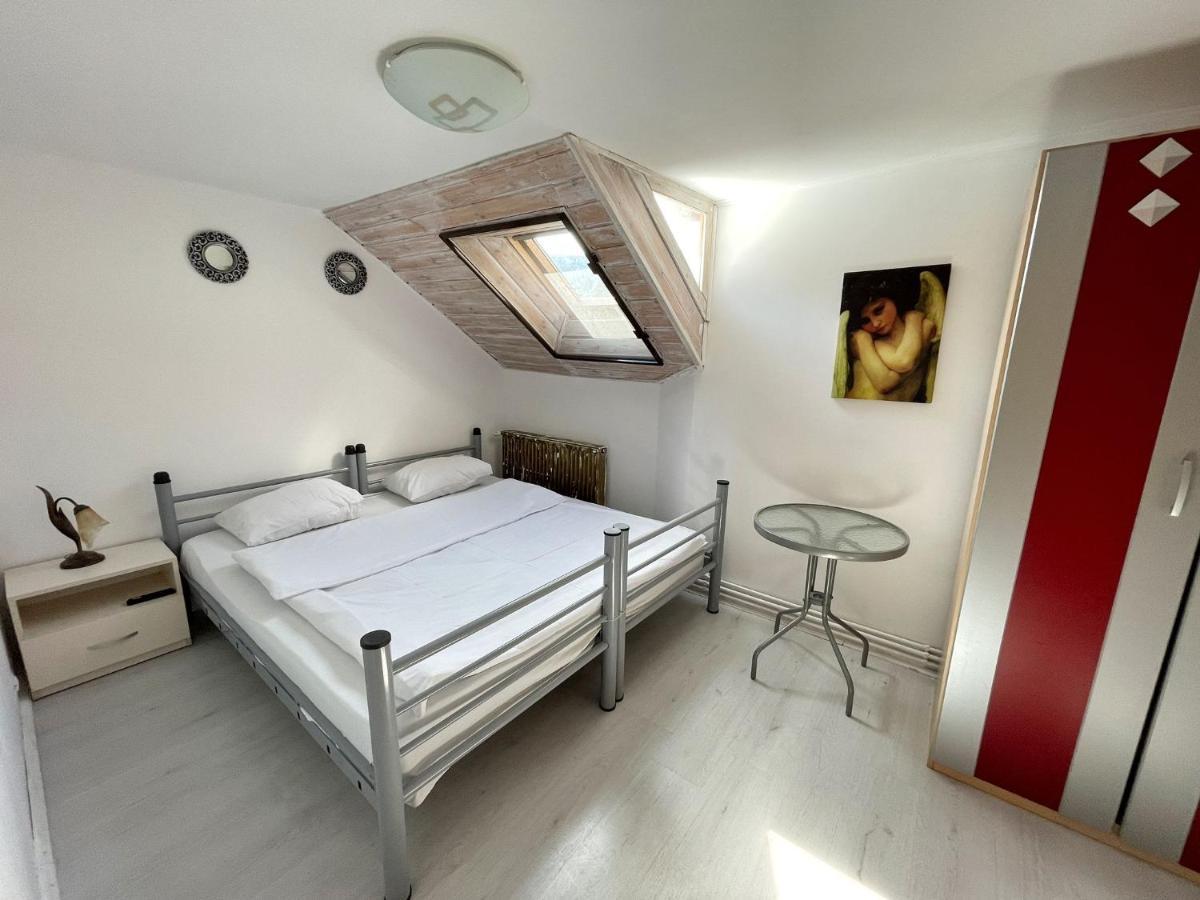 Dream House Brasov Hotel Ngoại thất bức ảnh